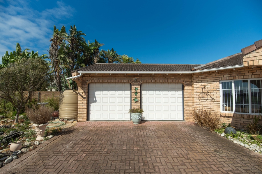 3 Bedroom Property for Sale in Summerstrand Eastern Cape